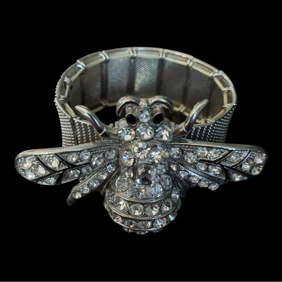 “The Queen Bee Bracelet” - Picture 6 of 9